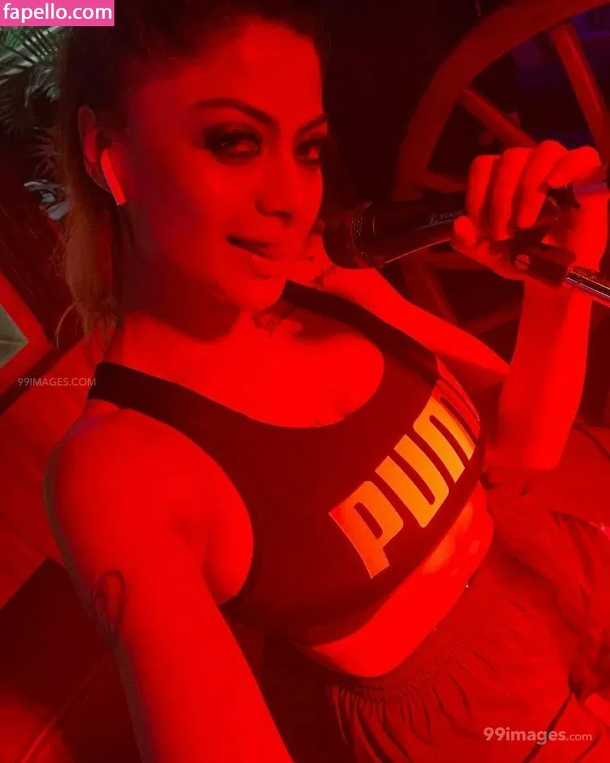 Suhaani Laskar Onlyfans Photo Gallery 