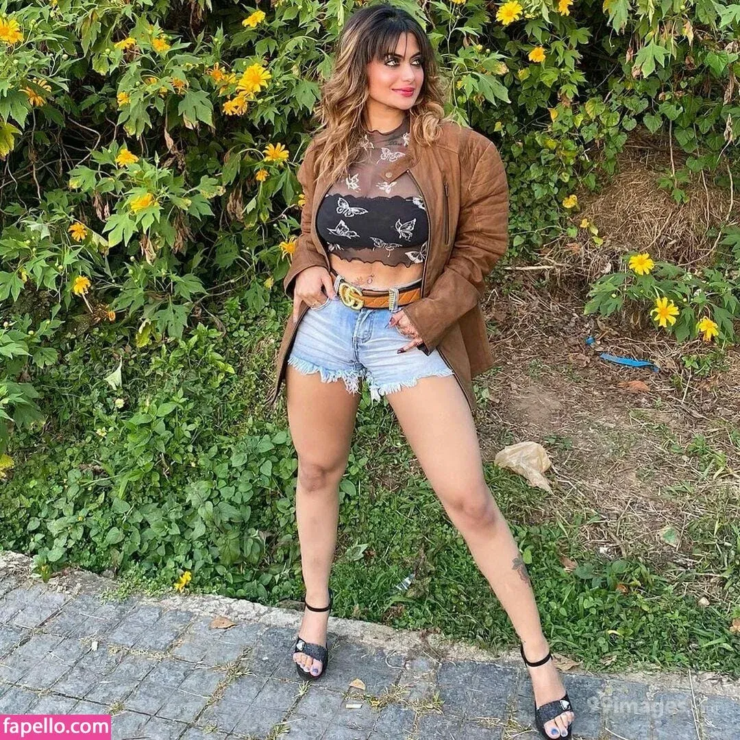 Suhaani Laskar Onlyfans Photo Gallery 