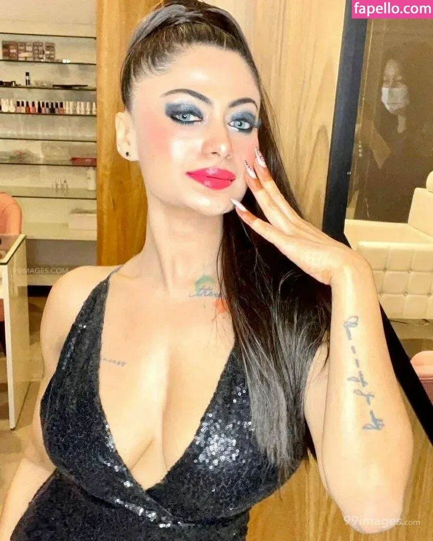 Suhaani Laskar Onlyfans Photo Gallery 