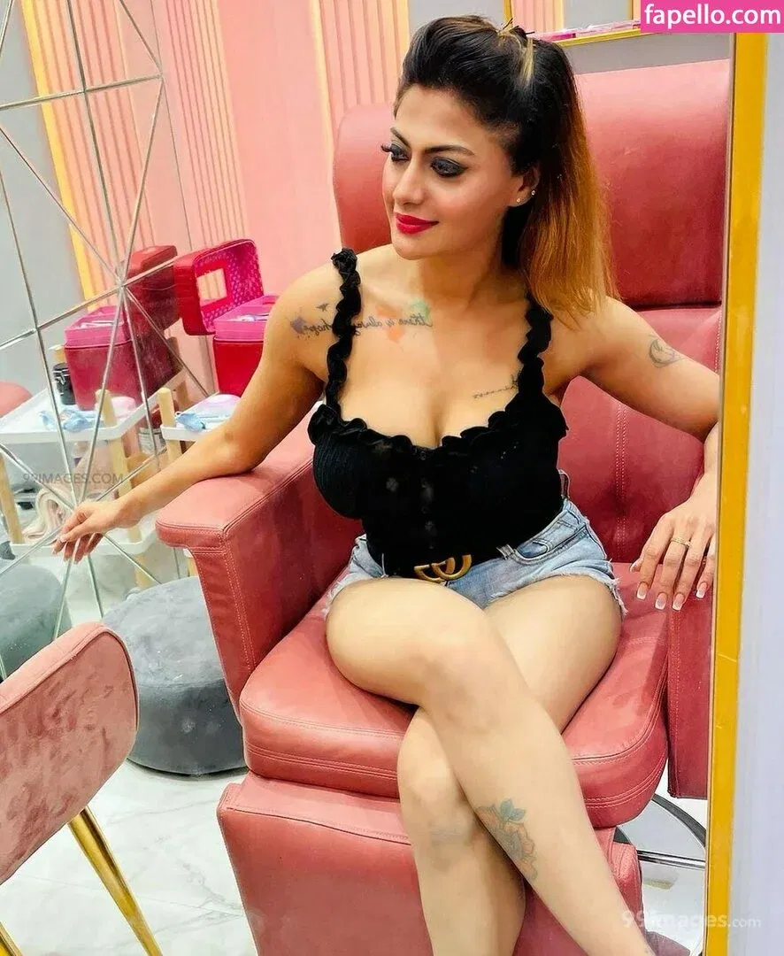 Suhaani Laskar Onlyfans Photo Gallery 