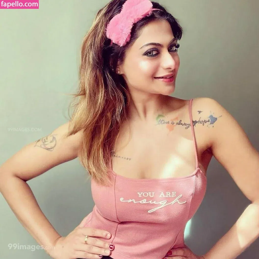 Suhaani Laskar Onlyfans Photo Gallery 