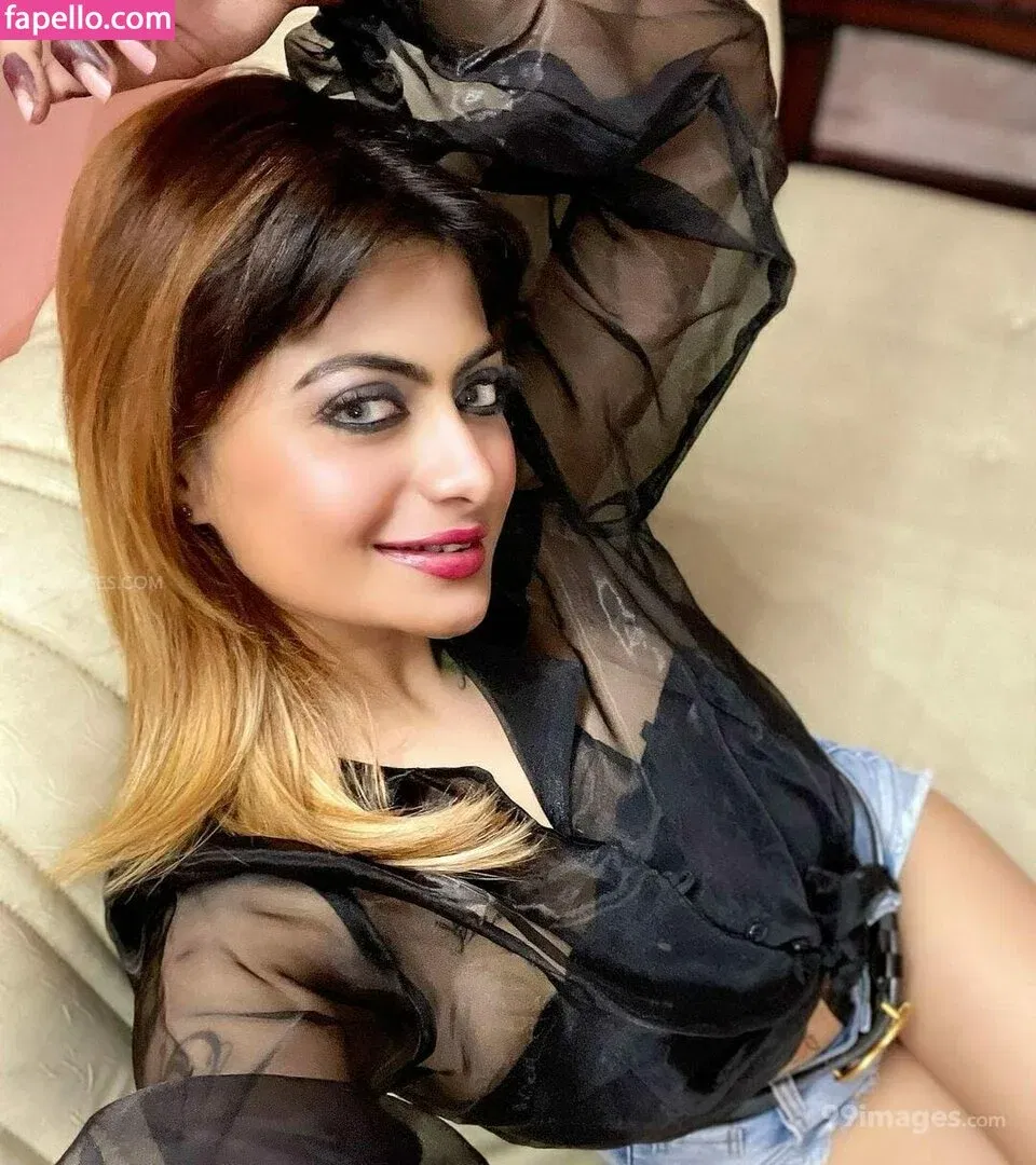 Suhaani Laskar Onlyfans Photo Gallery 