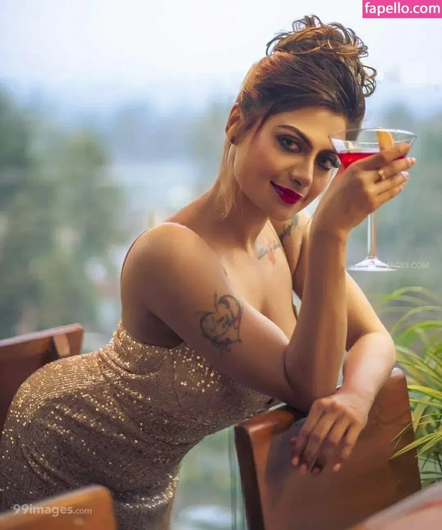 Suhaani Laskar Onlyfans Photo Gallery 