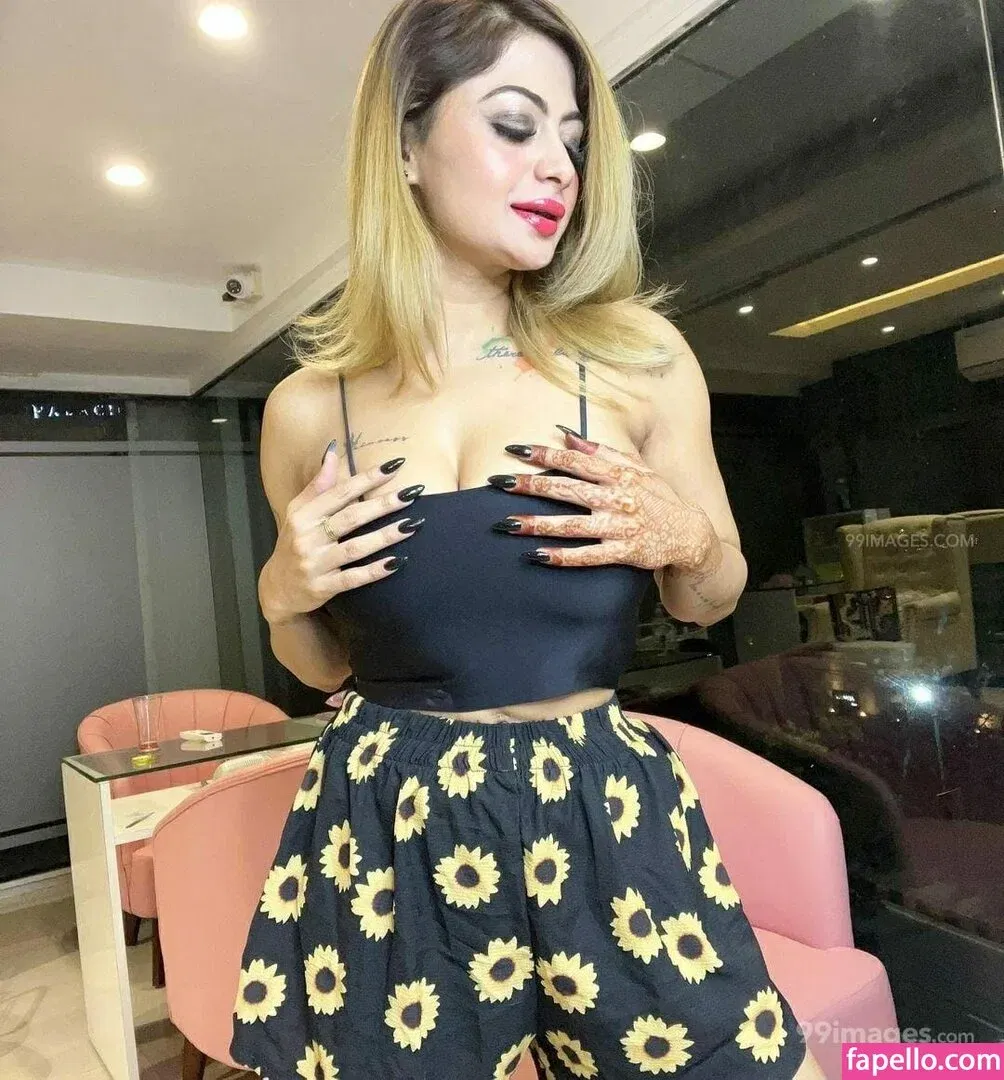 Suhaani Laskar Onlyfans Photo Gallery 