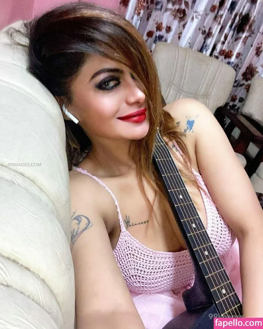 Suhaani Laskar Onlyfans Photo Gallery 