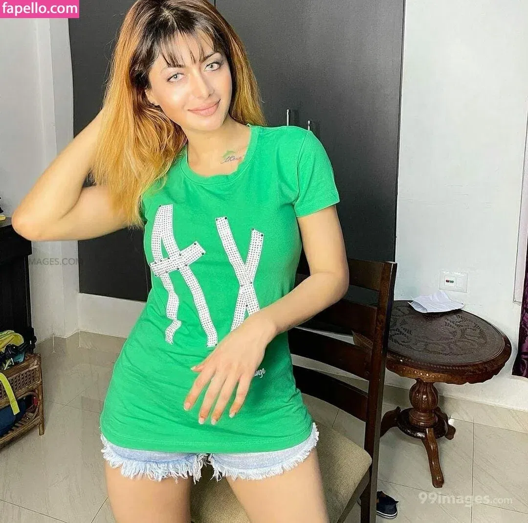 Suhaani Laskar Onlyfans Photo Gallery 