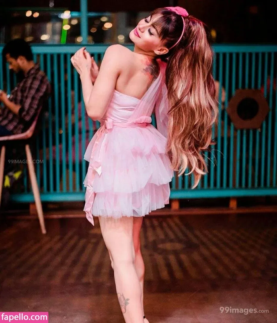 Suhaani Laskar Onlyfans Photo Gallery 