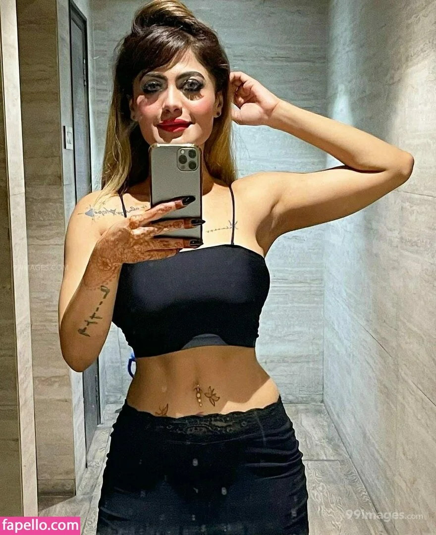 Suhaani Laskar Onlyfans Photo Gallery 