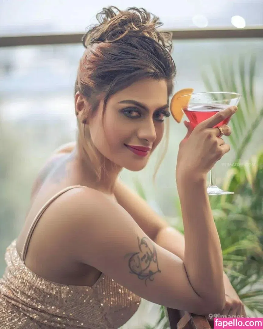 Suhaani Laskar Onlyfans Photo Gallery 