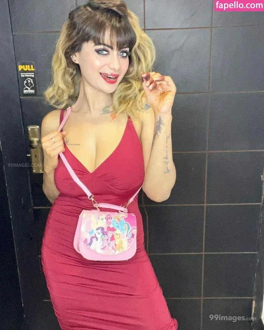 Suhaani Laskar Onlyfans Photo Gallery 