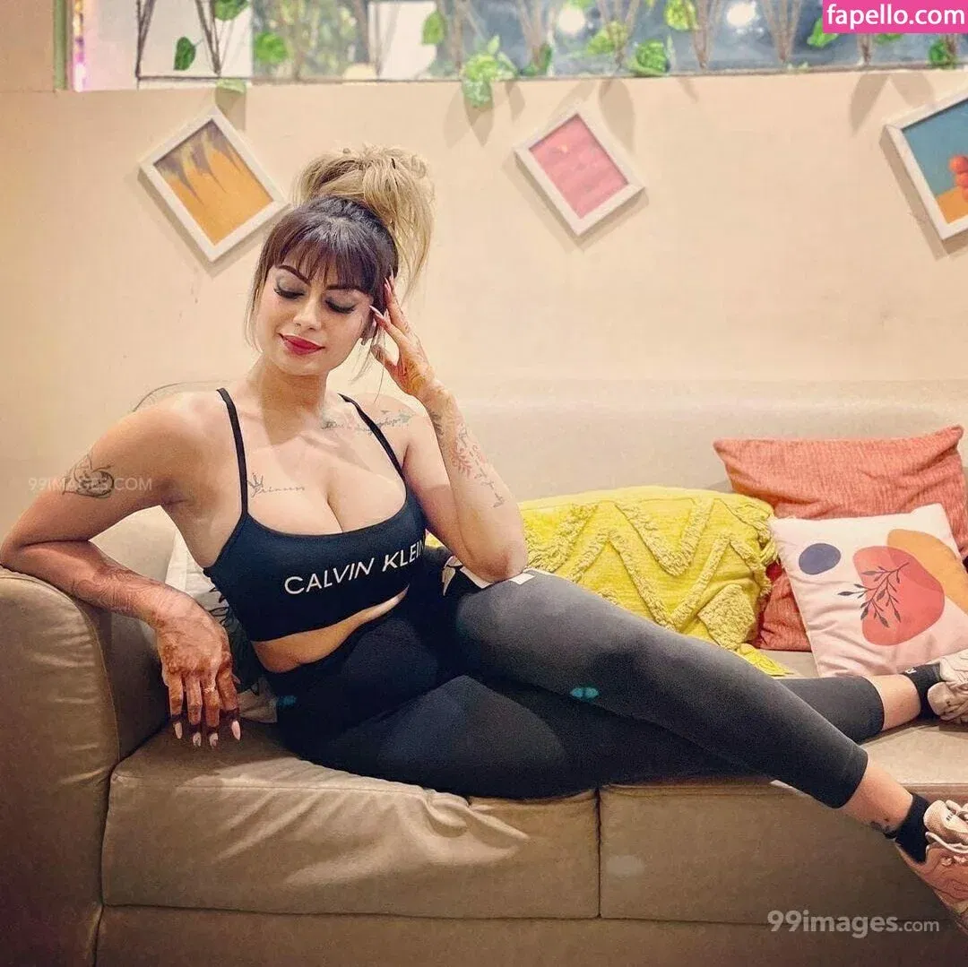 Suhaani Laskar Onlyfans Photo Gallery 