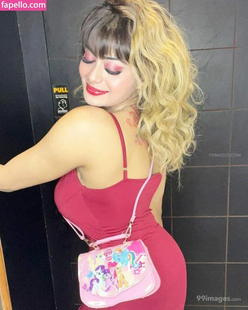 Suhaani Laskar Onlyfans Photo Gallery 