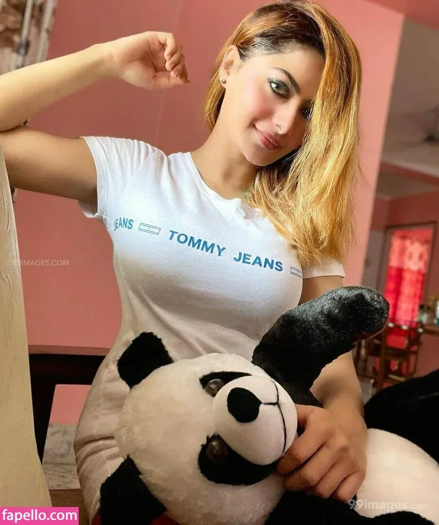 Suhaani Laskar Onlyfans Photo Gallery 