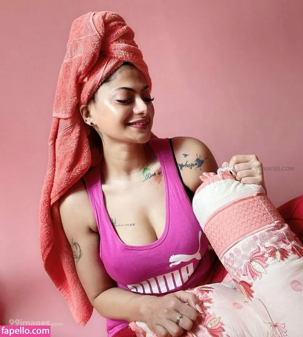 Suhaani Laskar Onlyfans Photo Gallery 