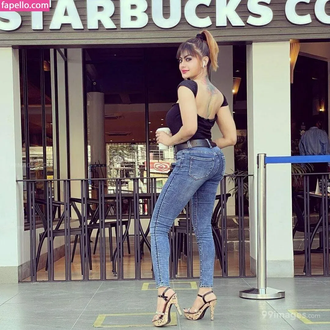 Suhaani Laskar Onlyfans Photo Gallery 