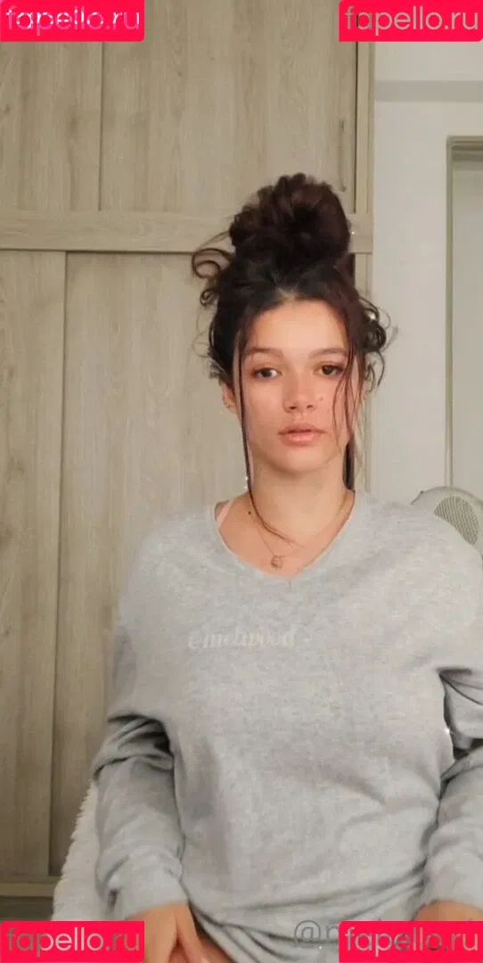 Mel Wood / melwood / melwood_official Onlyfans Photo Gallery 
