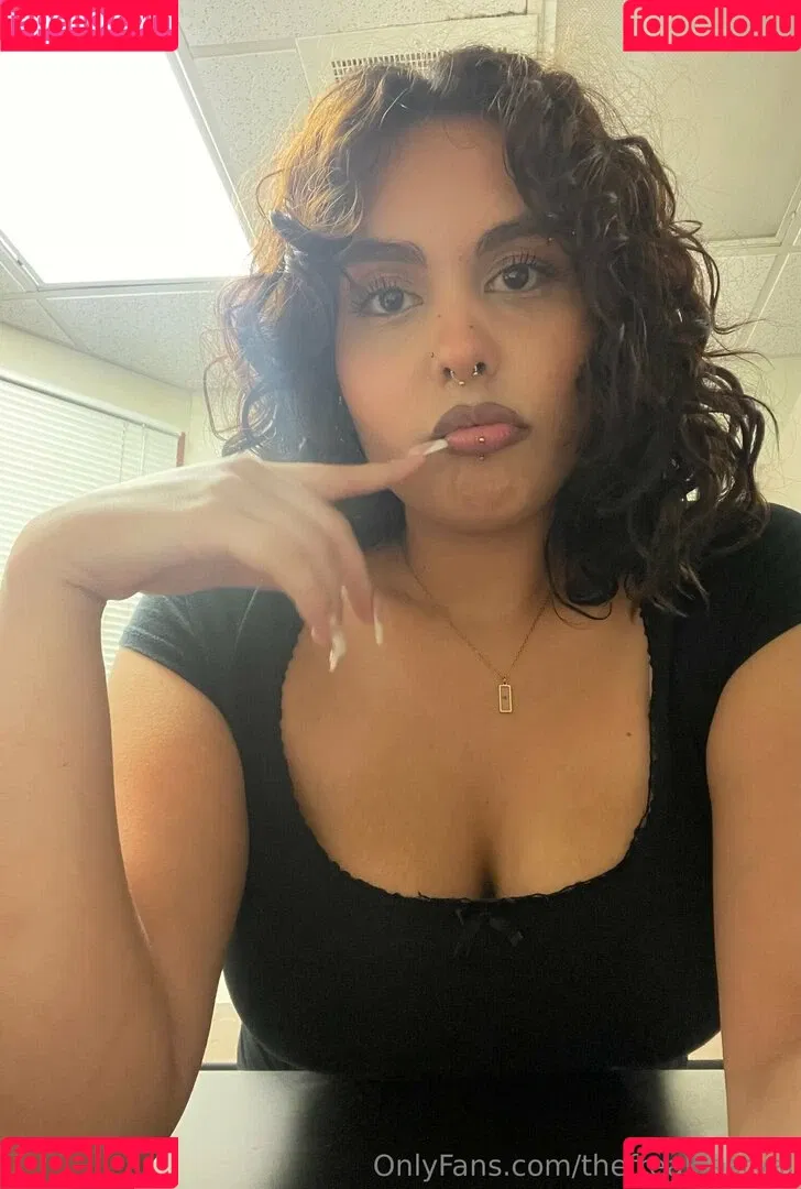 thebestvalent1na / thefreakiestval Onlyfans Photo Gallery 