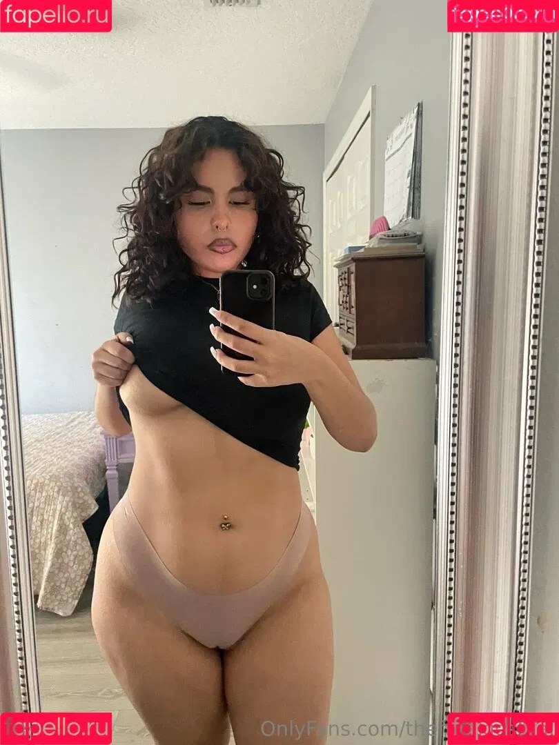 thebestvalent1na / thefreakiestval Onlyfans Photo Gallery 