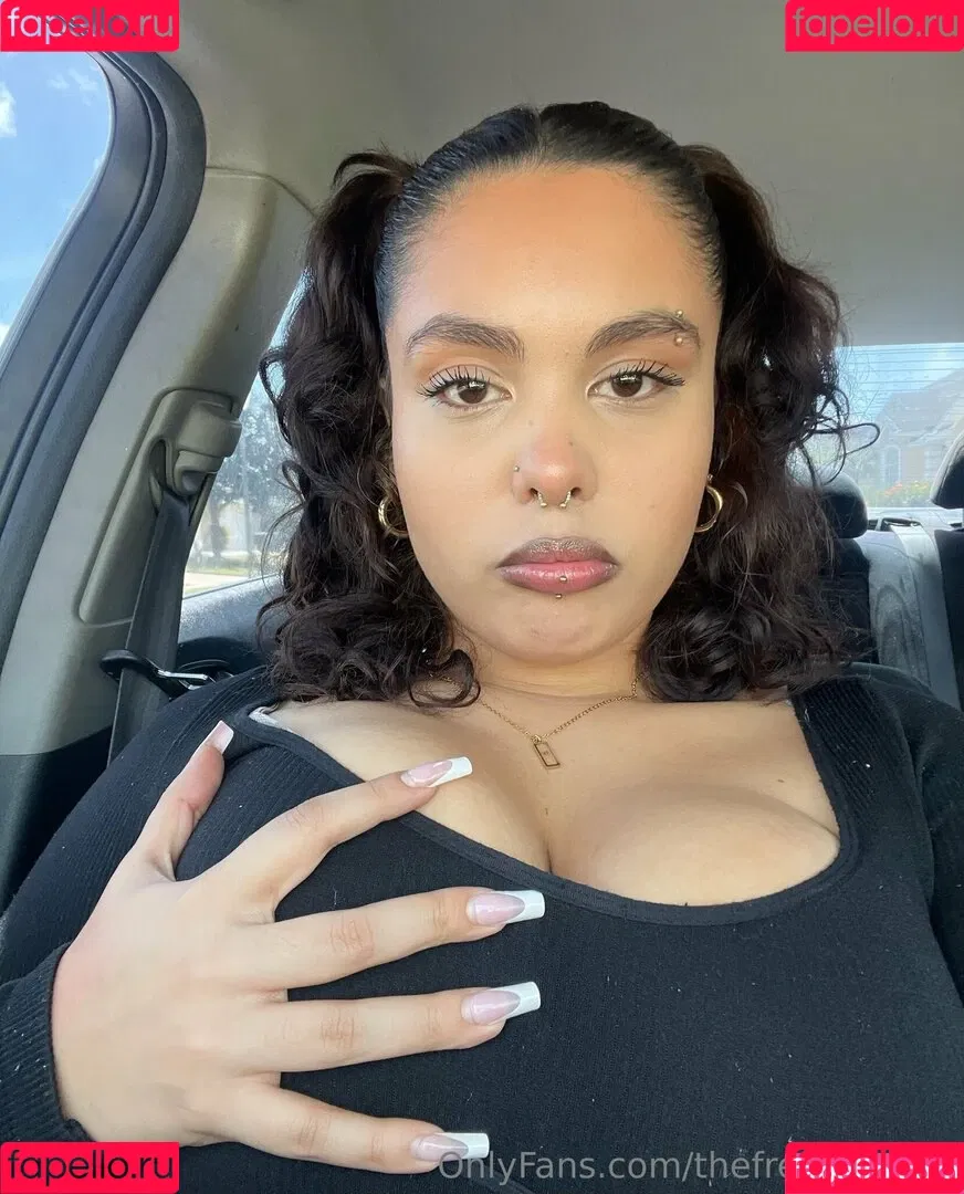 thebestvalent1na / thefreakiestval Onlyfans Photo Gallery 