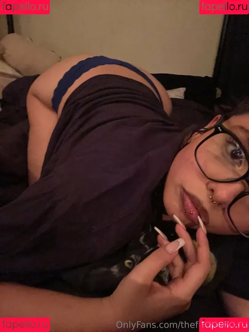 thebestvalent1na / thefreakiestval Onlyfans Photo Gallery 