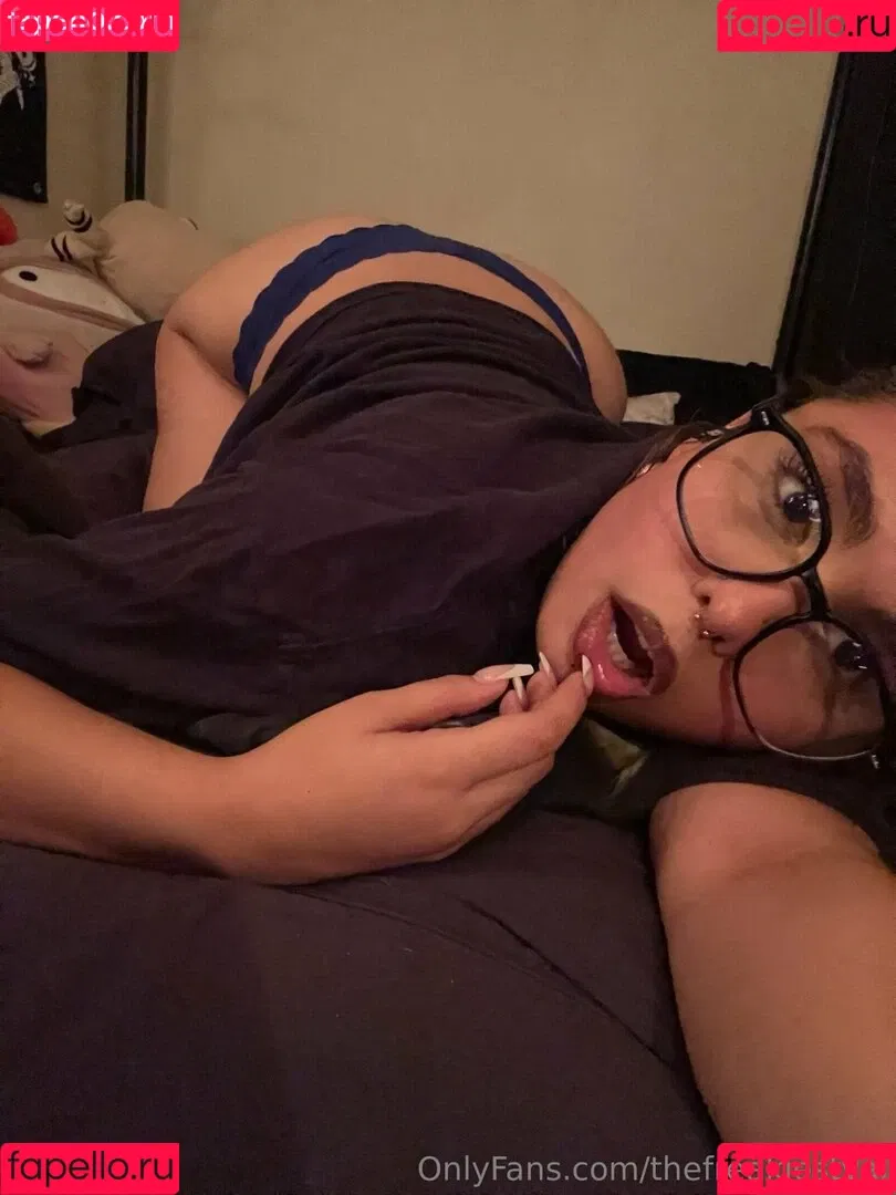 thebestvalent1na / thefreakiestval Onlyfans Photo Gallery 