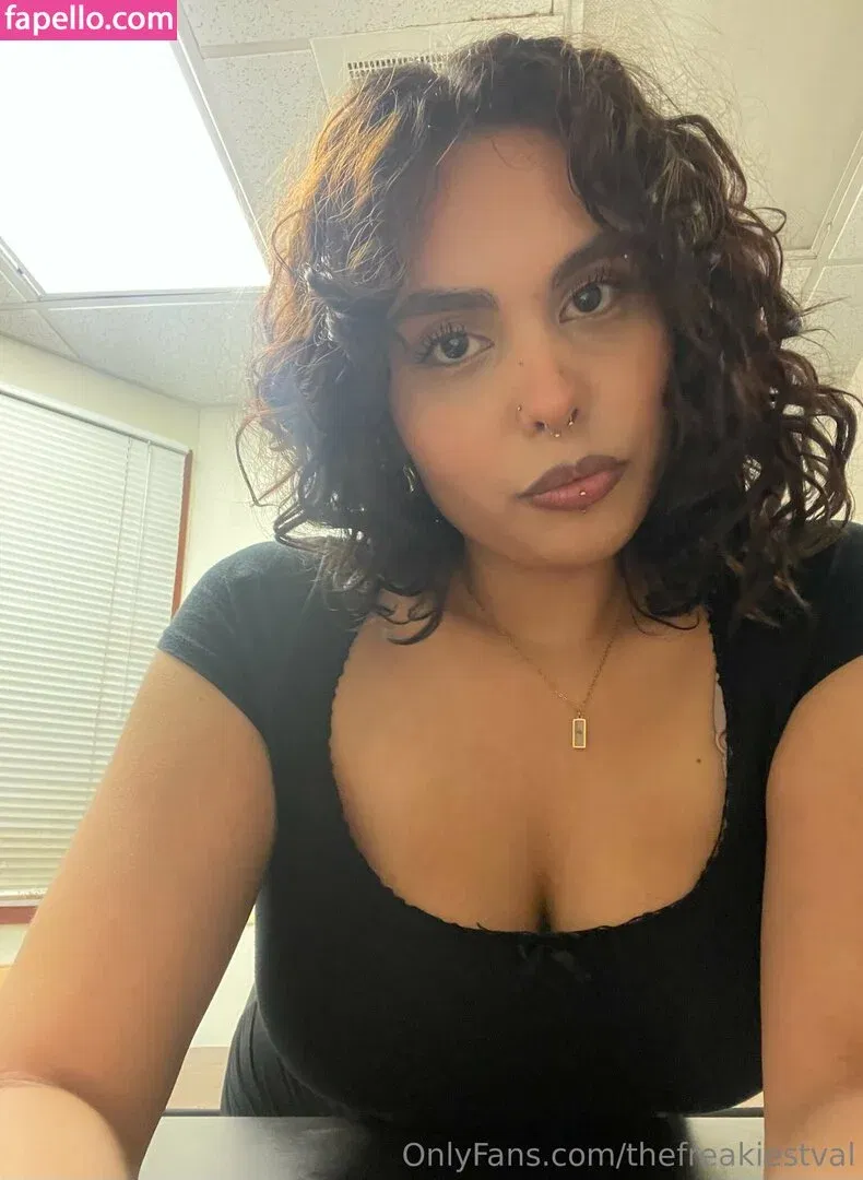 thebestvalent1na / thefreakiestval Onlyfans Photo Gallery 