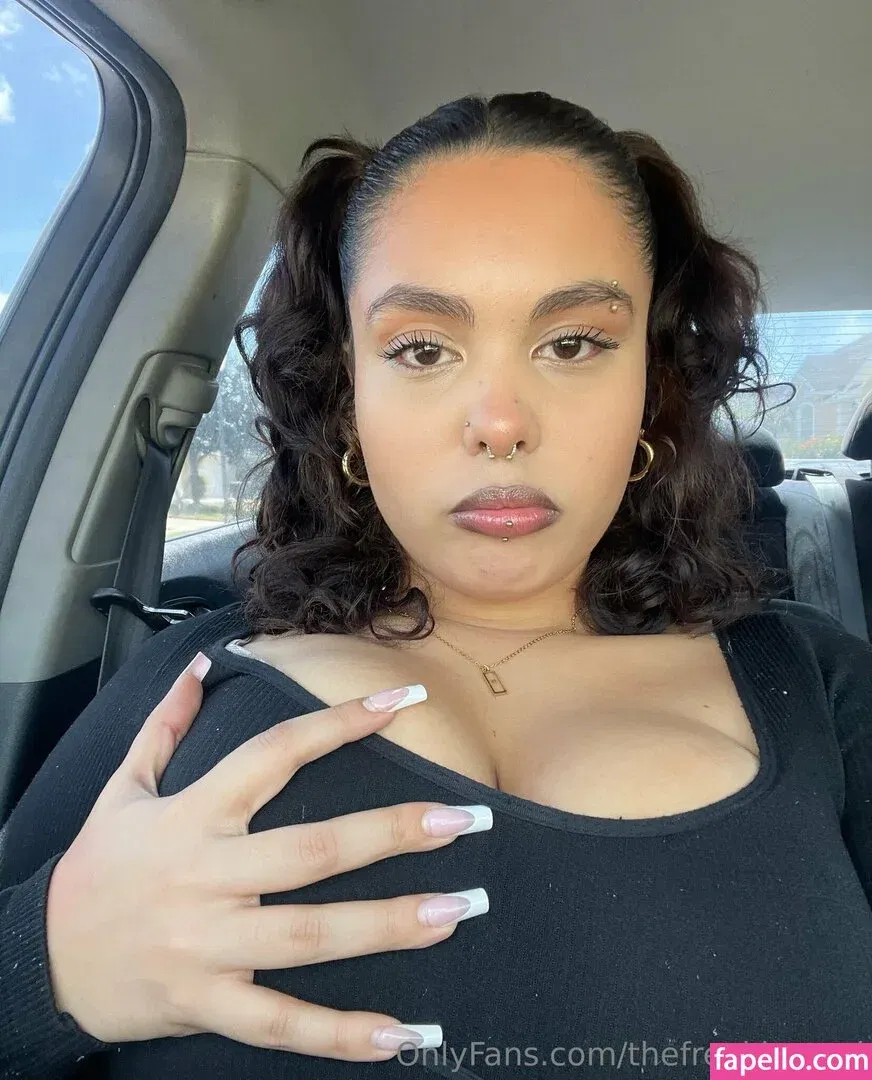 thebestvalent1na / thefreakiestval Onlyfans Photo Gallery 