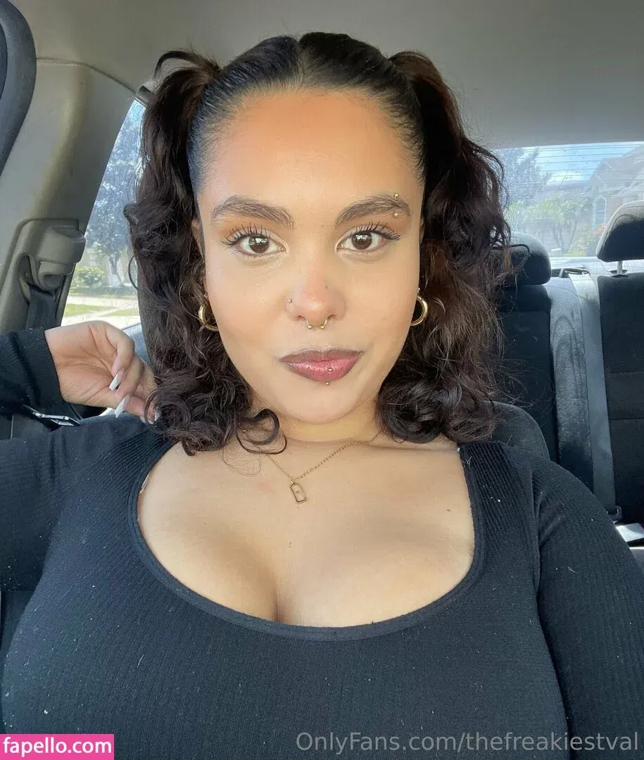 thebestvalent1na / thefreakiestval Onlyfans Photo Gallery 