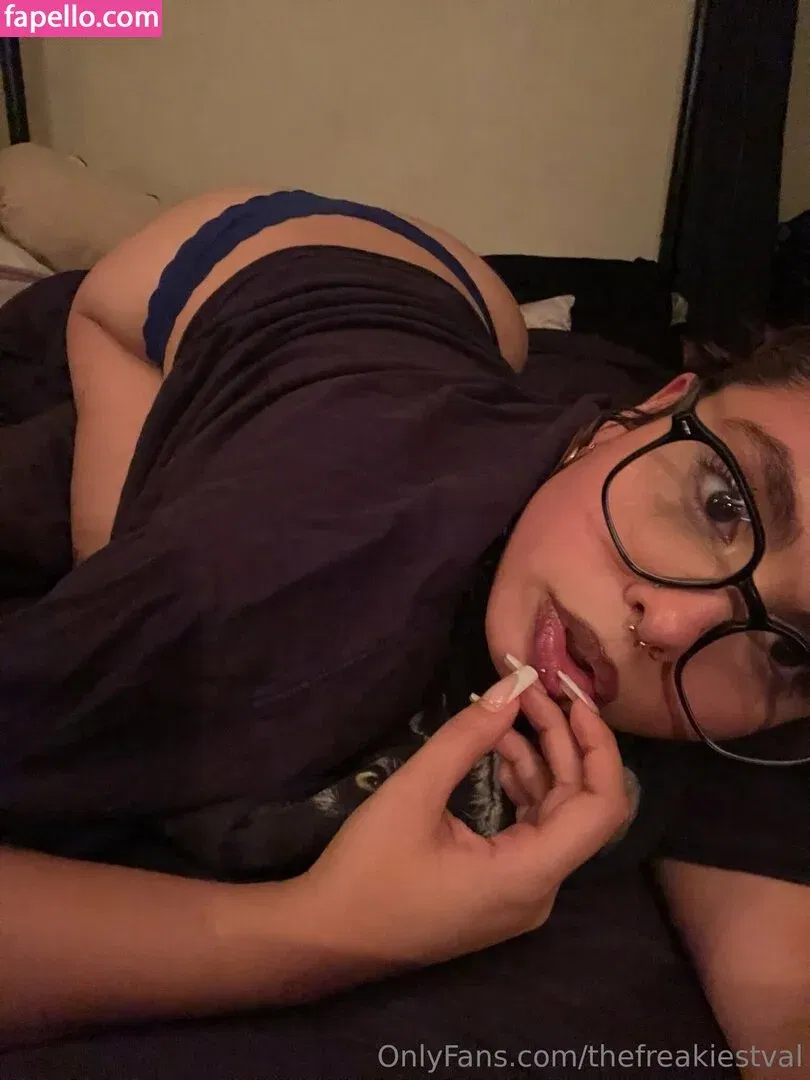 thebestvalent1na / thefreakiestval Onlyfans Photo Gallery 