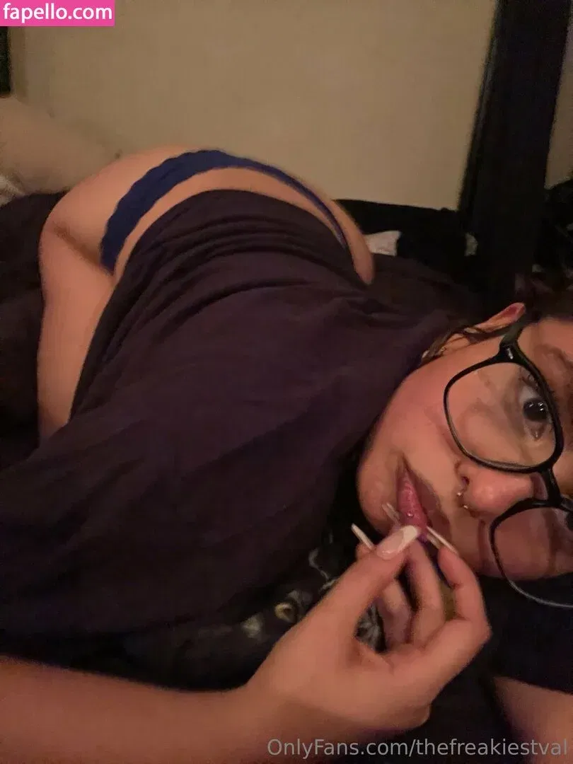 thebestvalent1na / thefreakiestval Onlyfans Photo Gallery 