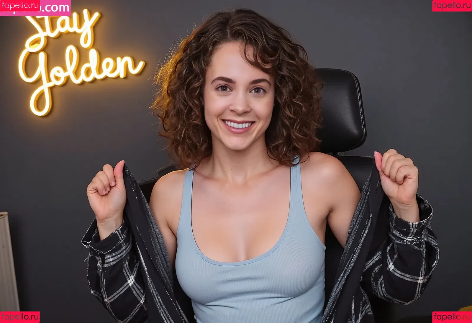 Natalie Gold / natalygold / nattiegold Onlyfans Photo Gallery 