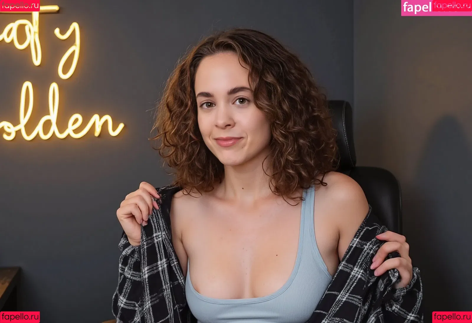 Natalie Gold / natalygold / nattiegold Onlyfans Photo Gallery 