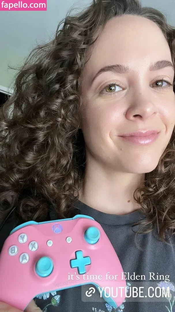 Natalie Gold / natalygold / nattiegold Onlyfans Photo Gallery 