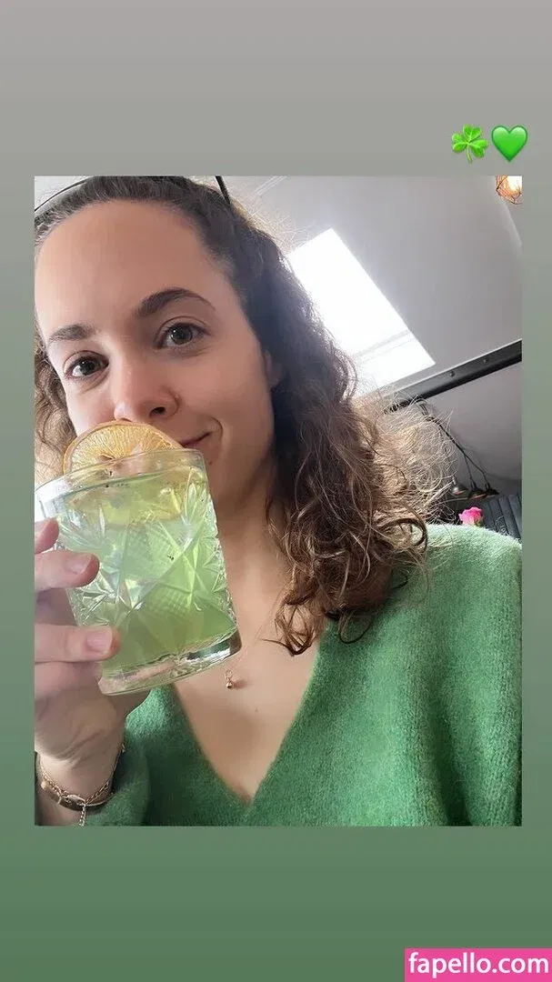 Natalie Gold / natalygold / nattiegold Onlyfans Photo Gallery 