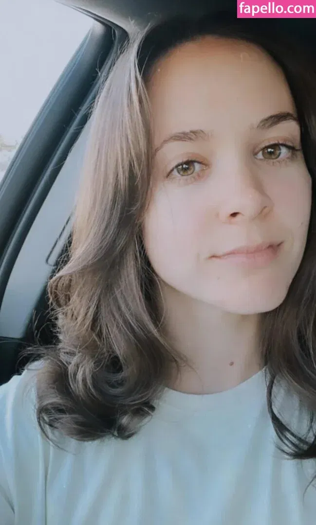 Natalie Gold / natalygold / nattiegold Onlyfans Photo Gallery 