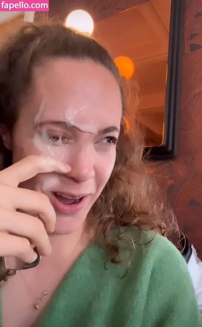 Natalie Gold / natalygold / nattiegold Onlyfans Photo Gallery 