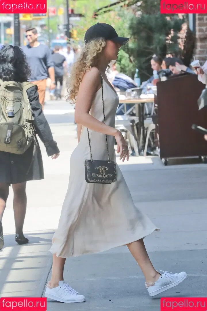 Blake Lively / blakelively Onlyfans Photo Gallery 