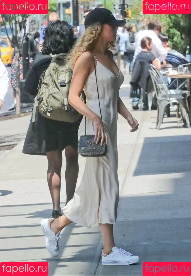 Blake Lively / blakelively Onlyfans Photo Gallery 