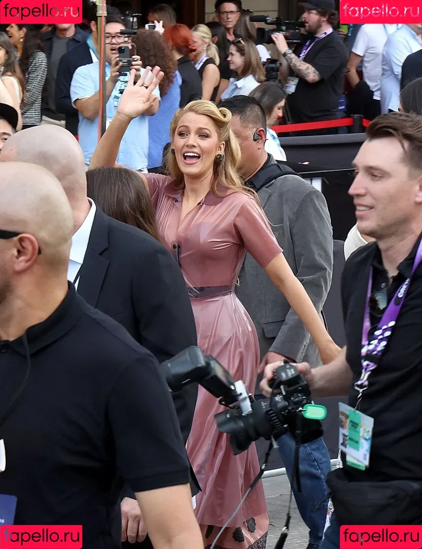 Blake Lively / blakelively Onlyfans Photo Gallery 