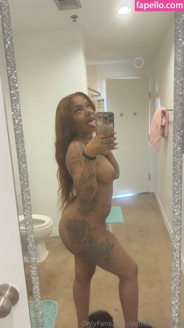 demontimeredd / kandiee_reddd Onlyfans Photo Gallery 