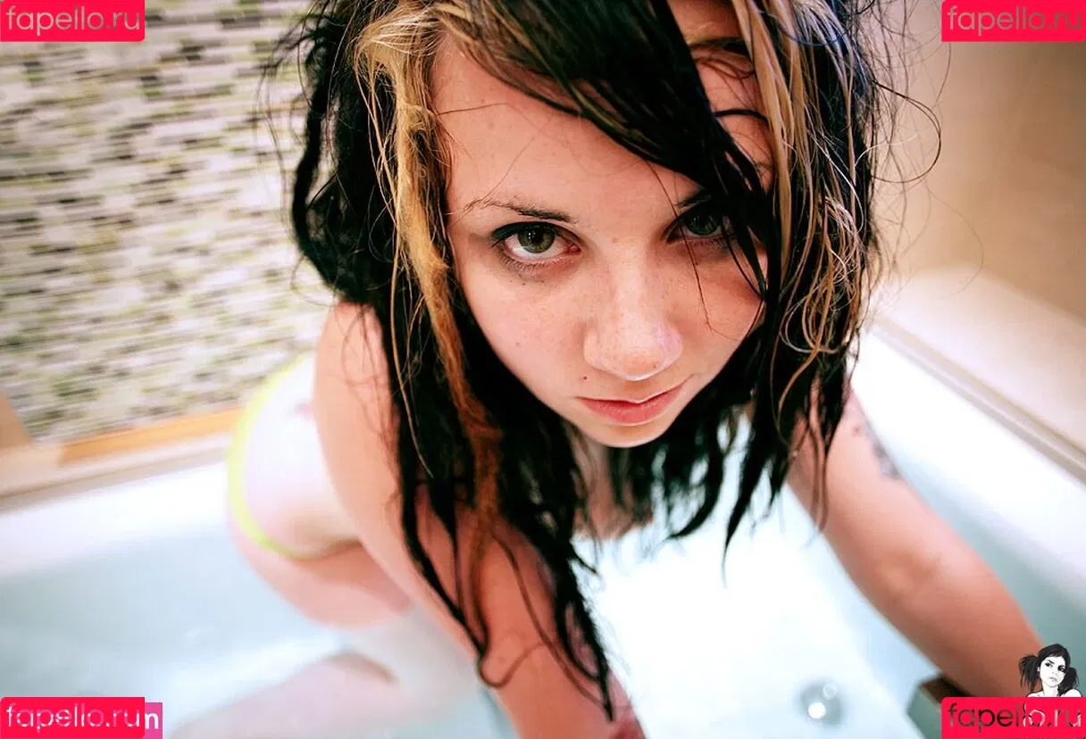 Quinne / quin.night / quinne_germain Onlyfans Photo Gallery 