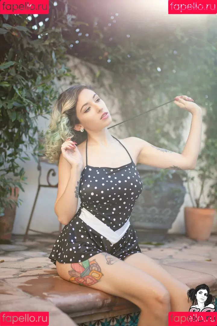 Sophoulla / patreon / sophoulla64 Onlyfans Photo Gallery 