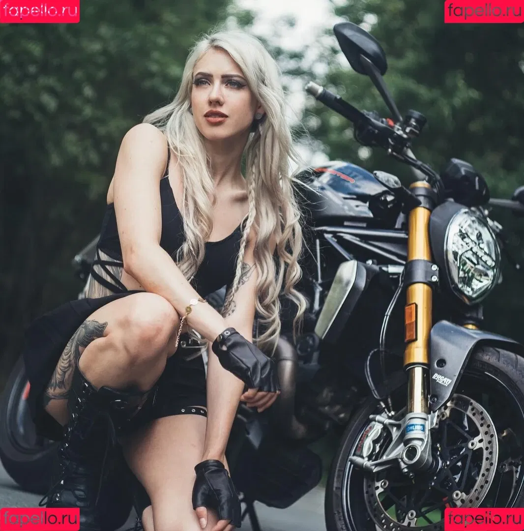 Farbenfuchs / Leslie / calisto.c Onlyfans Photo Gallery 