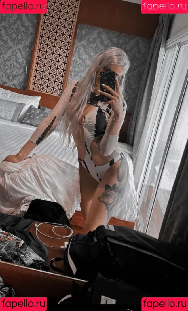 Farbenfuchs / Leslie / calisto.c Onlyfans Photo Gallery 