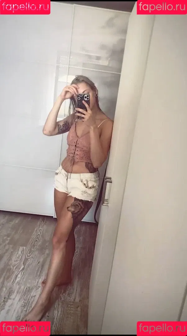 Farbenfuchs / Leslie / calisto.c Onlyfans Photo Gallery 
