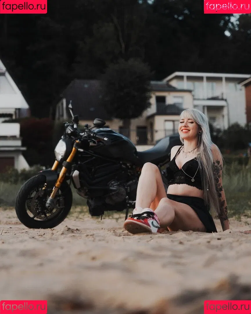 Farbenfuchs / Leslie / calisto.c Onlyfans Photo Gallery 