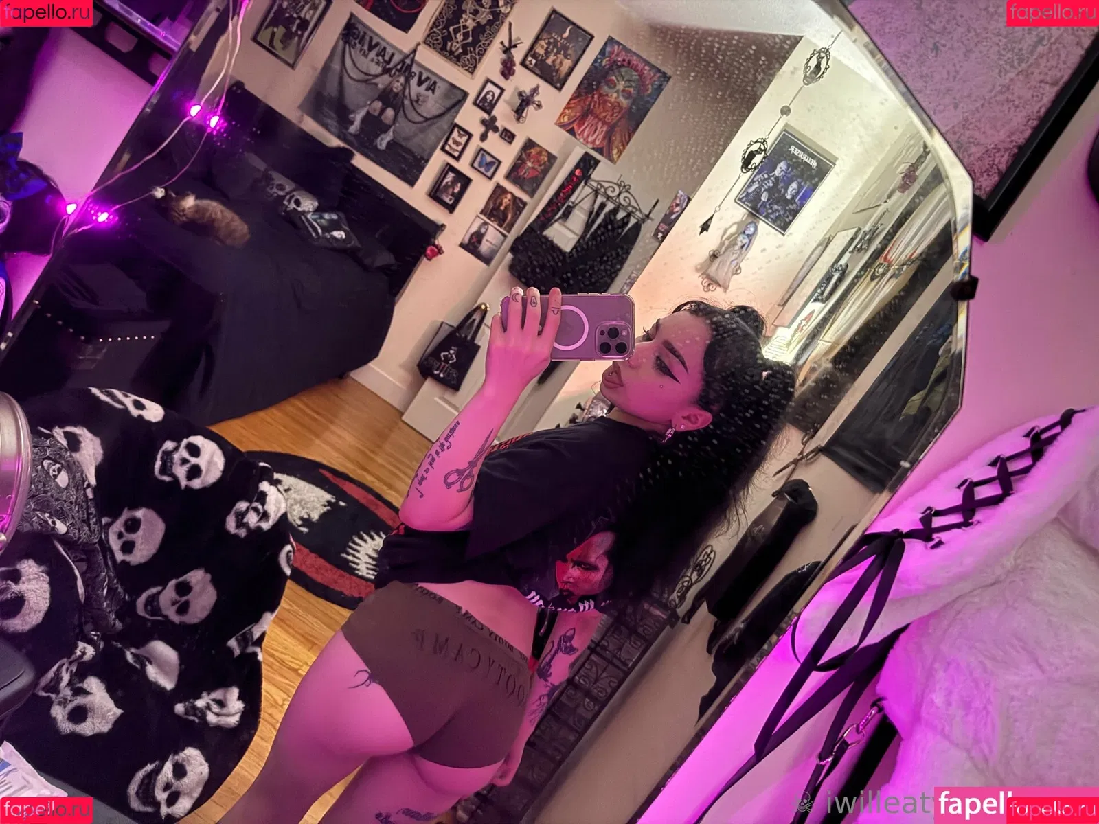 iwilleatyoursoul Onlyfans Photo Gallery 