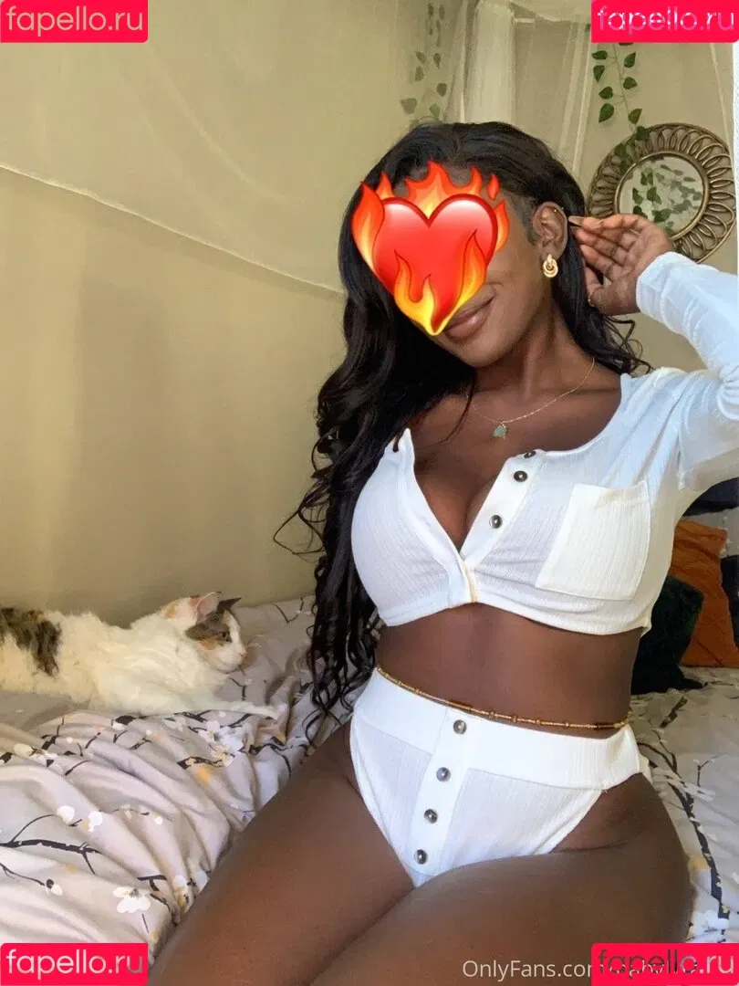 Lyra Amorr / babylyraxx / babylyraxxx Onlyfans Photo Gallery 