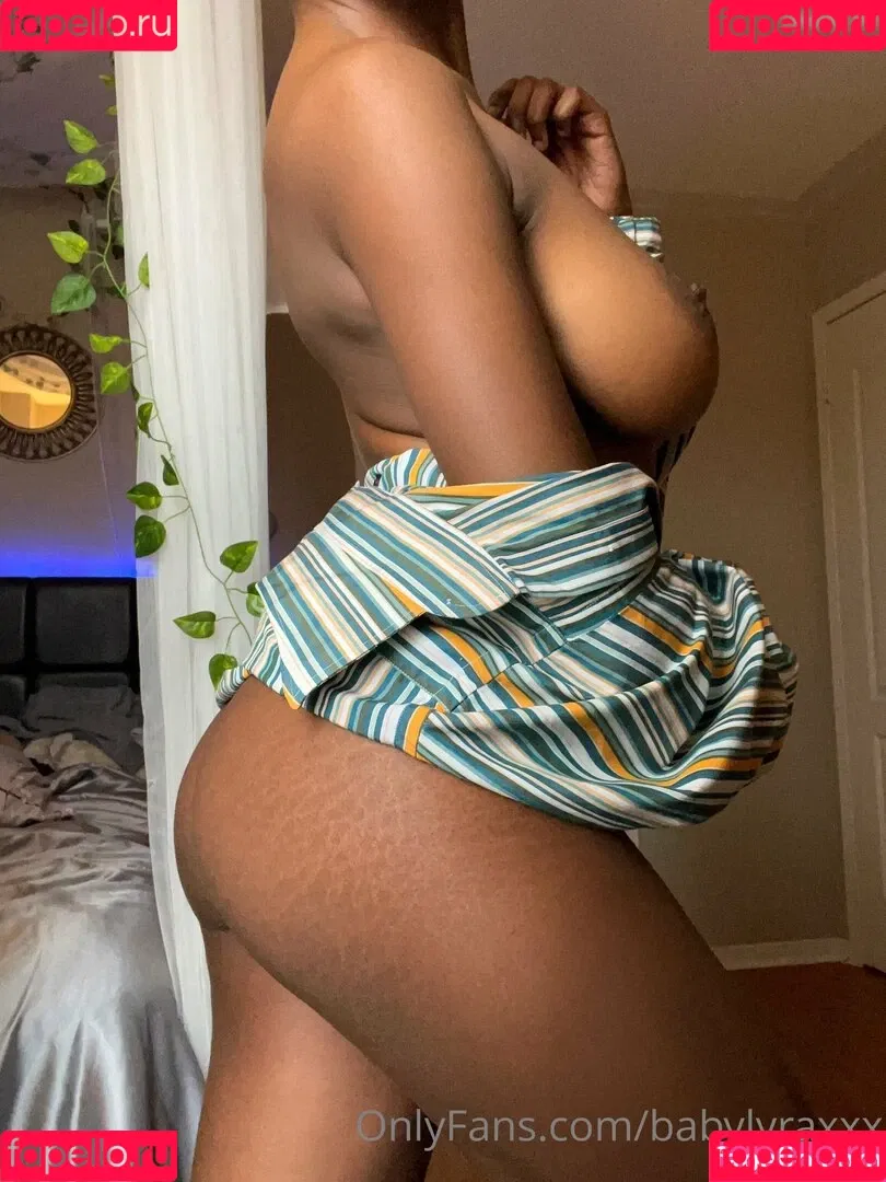 Lyra Amorr / babylyraxx / babylyraxxx Onlyfans Photo Gallery 