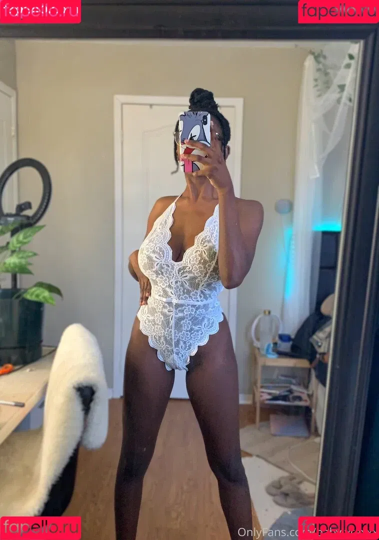 Lyra Amorr / babylyraxx / babylyraxxx Onlyfans Photo Gallery 